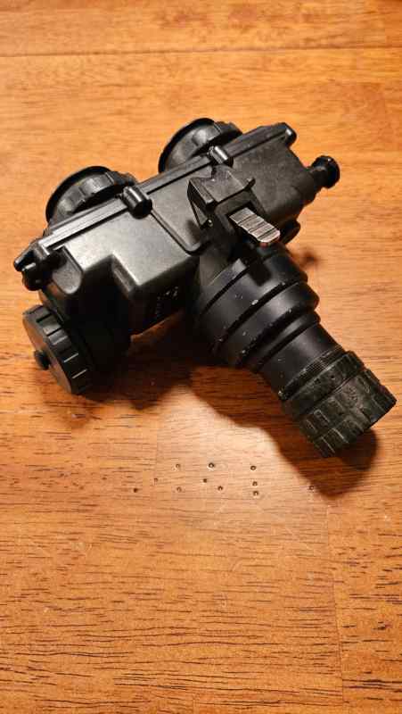 Pvs-7 night vision goggles 