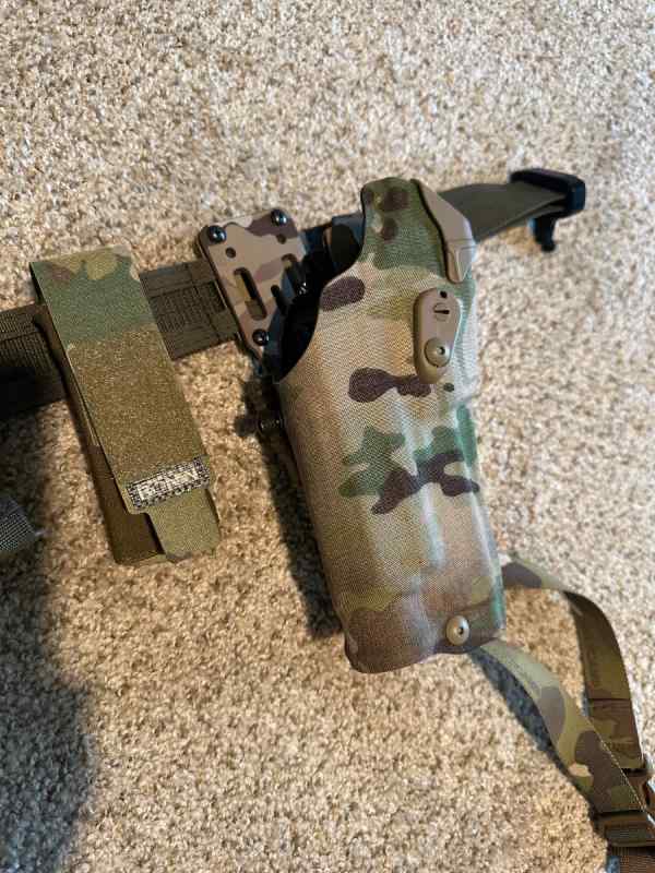 Ronin Tactical belt with accessories 