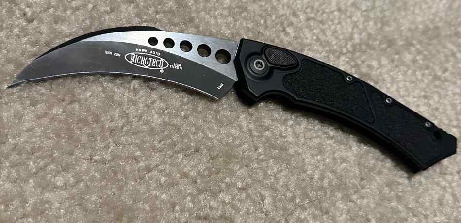 Microtech Hawk