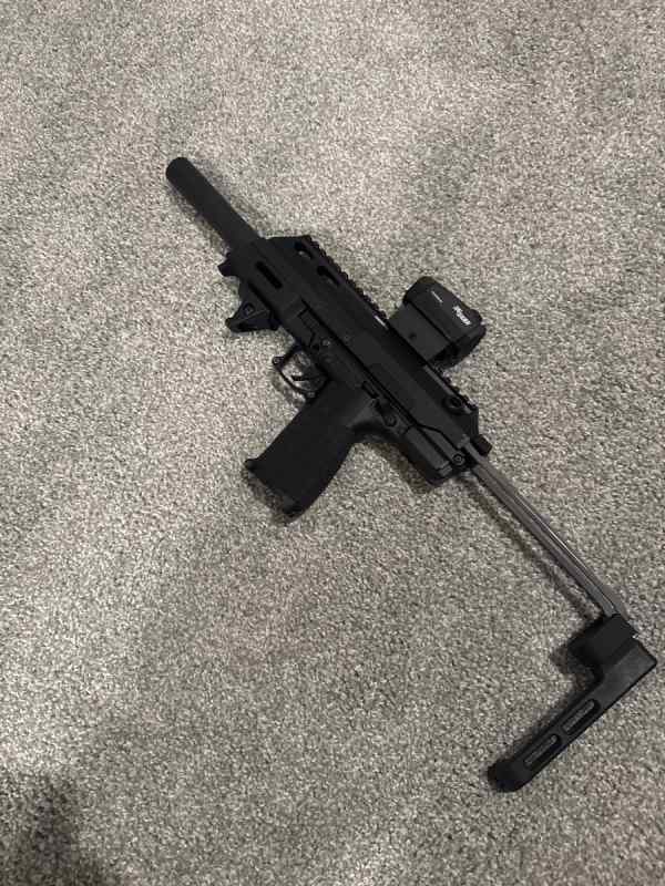 Keltec MP7 clone 