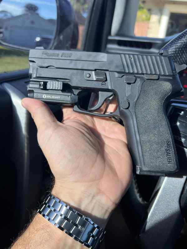 Sig P229