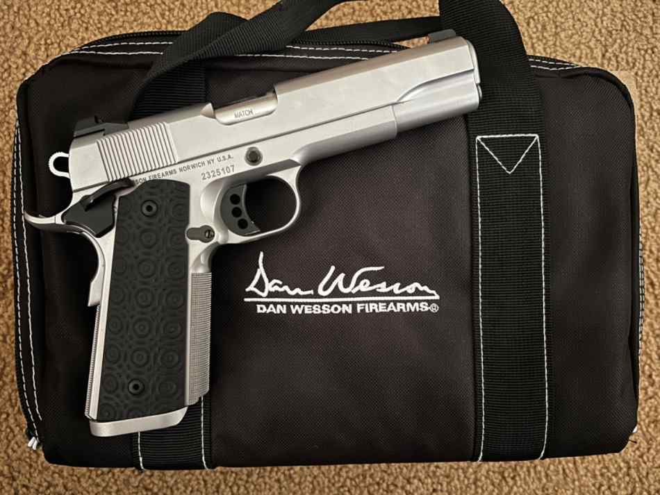 Dan Wesson Valor 45ACP