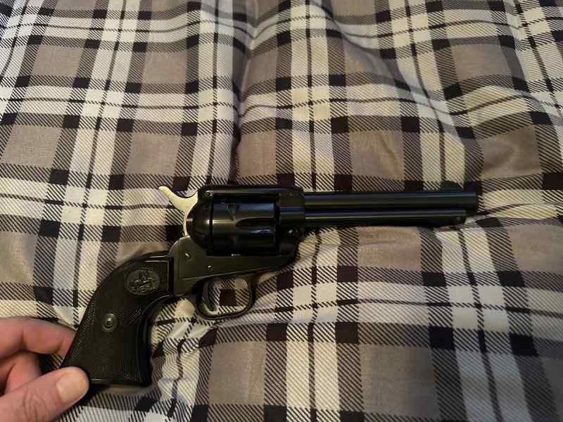 1968 colt saa revolver excellent collector 