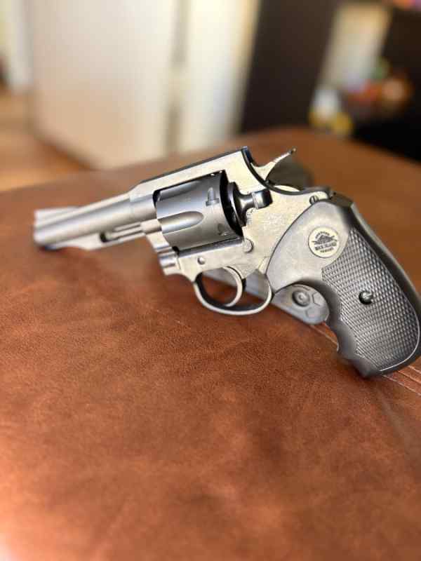 Rock Island M200 Revolver 38 Special - Like New