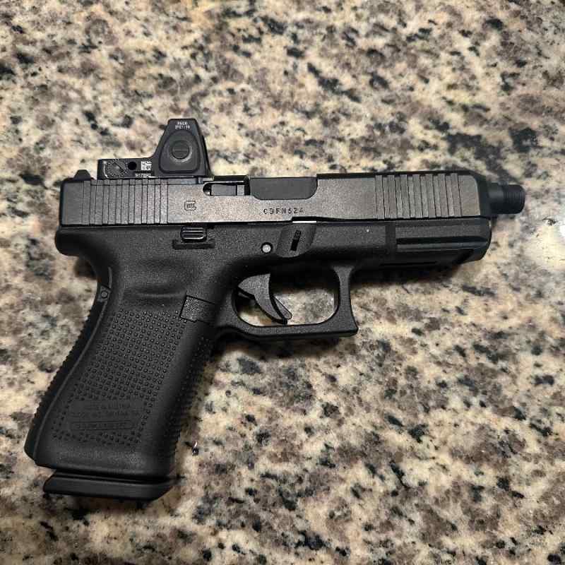 Glock 19G5 w/Trijicon RMR $850obo