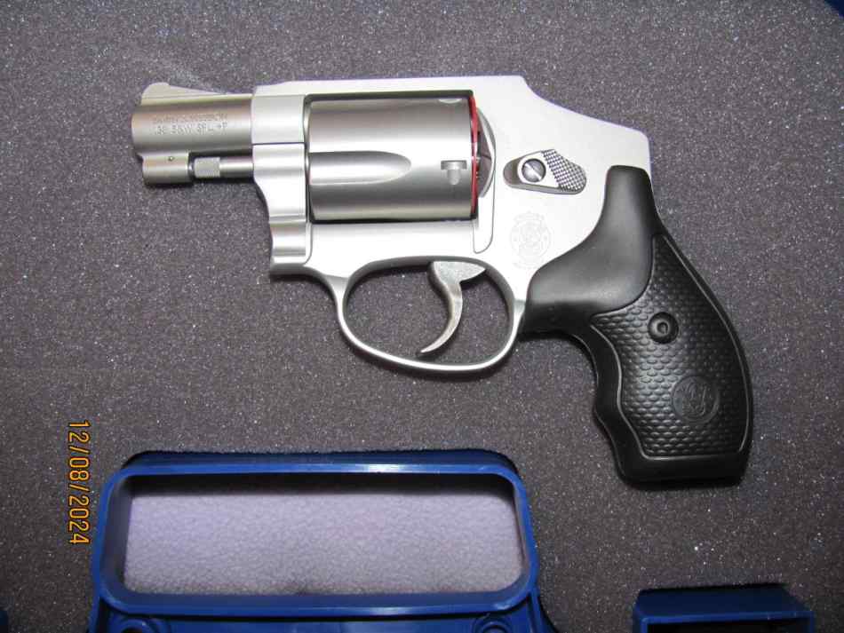 S&amp;W 642 PRO SERIES / NEW