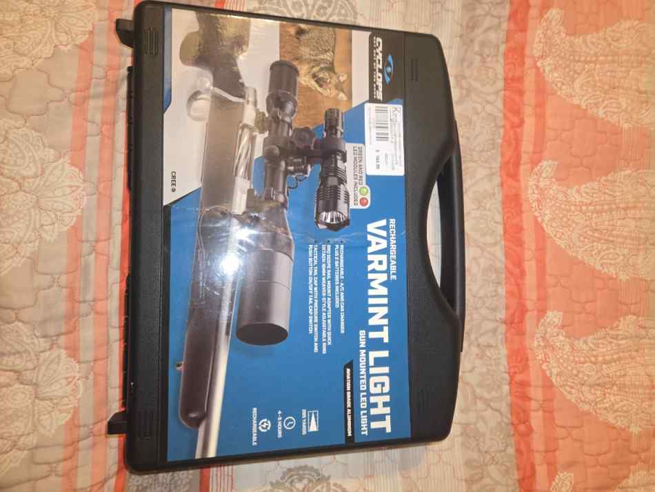 Predator hunting light