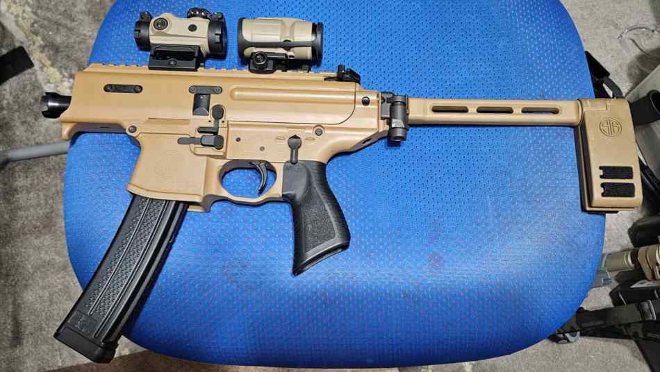 Sig MPX Copperhead 9mm Romeo Juliet brace.jpg