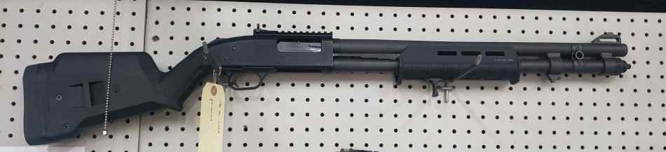 Mossberg 590 A1 magpul w handstop 