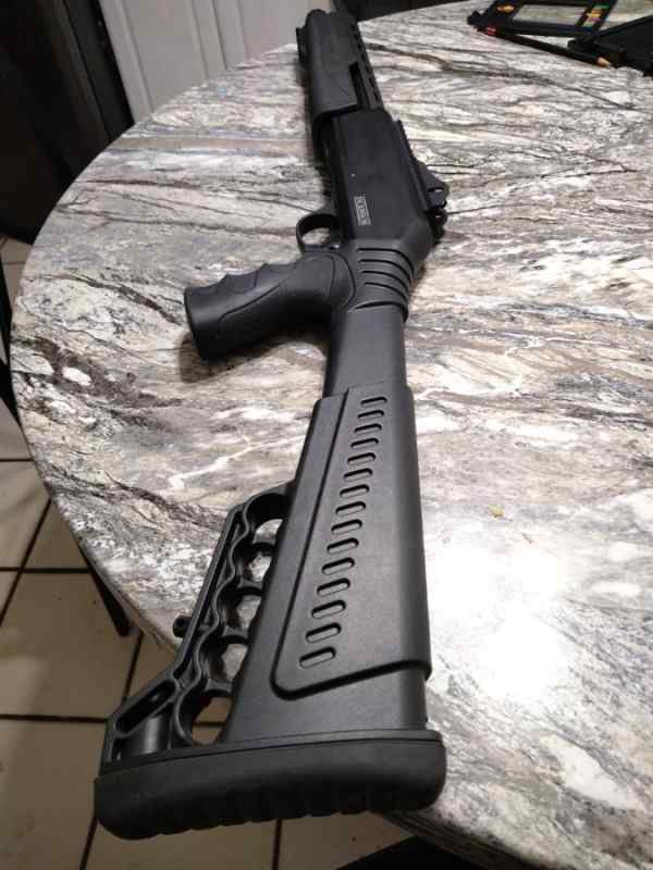 Dickinson Arms 12-Gauge Tactical Shotgun