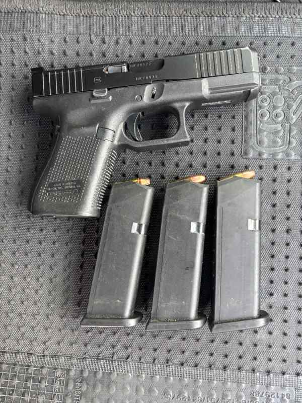 Glock 19 mos