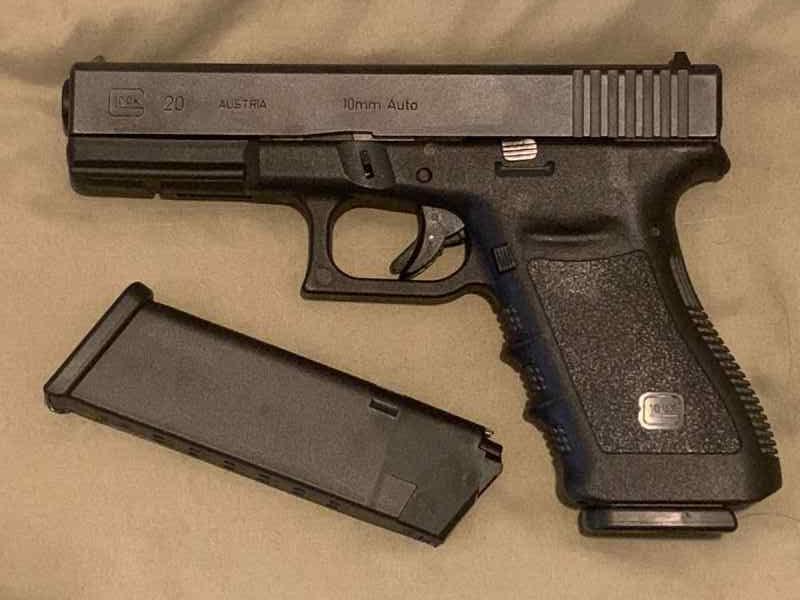 Glock 20 Gen 3 With 2 Mags. 10mm.