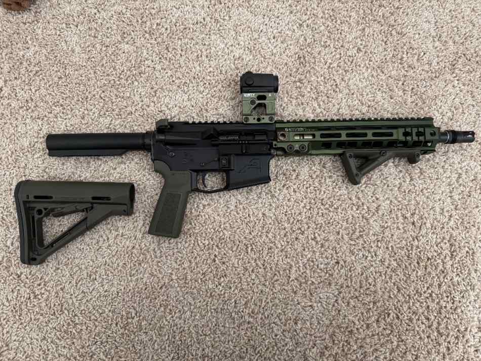 FBI HRT clonish upper/rifle