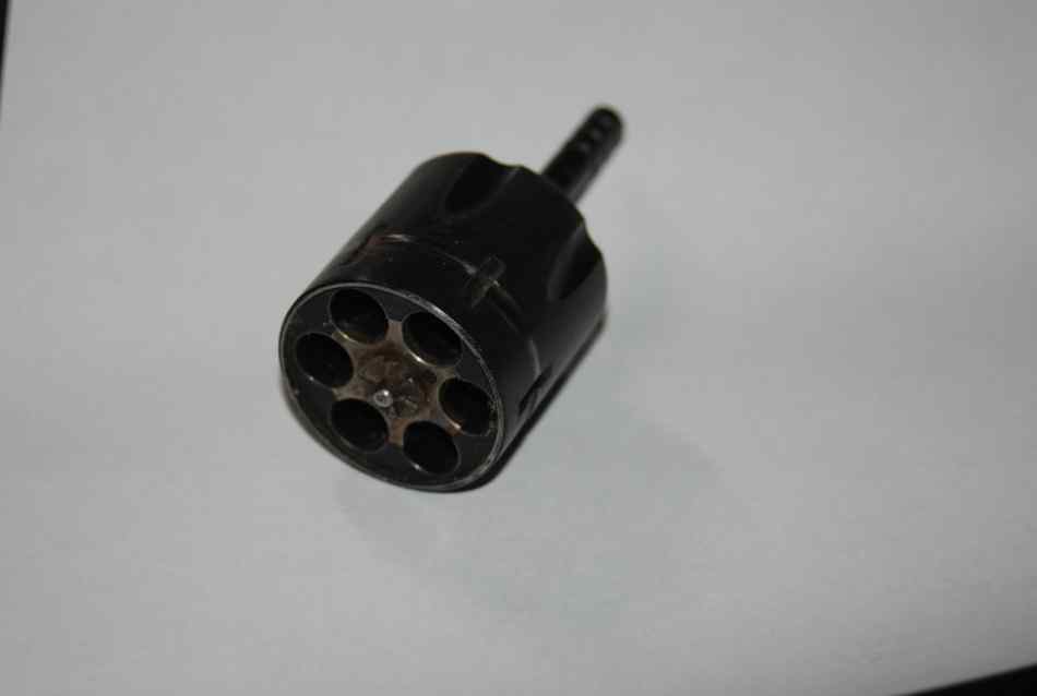 H &amp; R REVOLVER  PARTS  .32 CAL GRIPS /CYLINDER