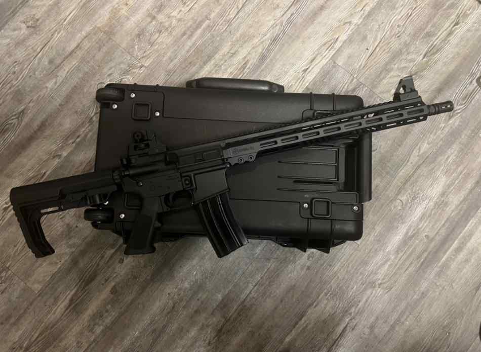 ARMALITE AR15 5.56/.223 EXCELLENT CONDITION