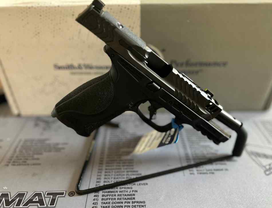 S&amp;W M&amp;P carry comp metal frame