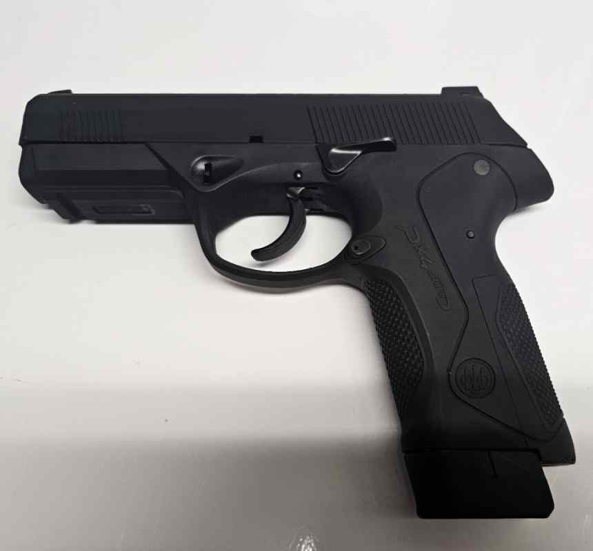 Beretta PX4 Storm full size .40 S&amp;W pistol 