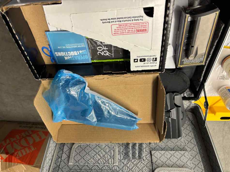S&amp;W MP 2.0 10MM in factory box new 