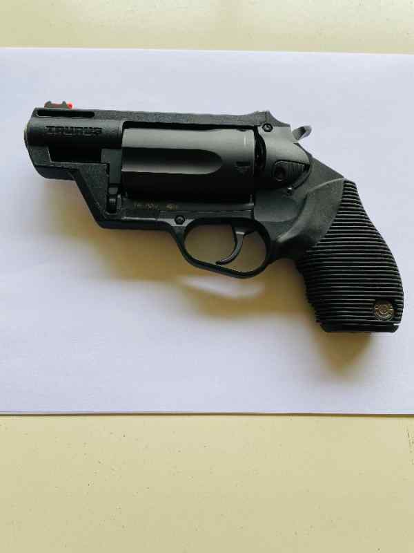 Taurus Public Defender .45 Colt / .410 Gauge