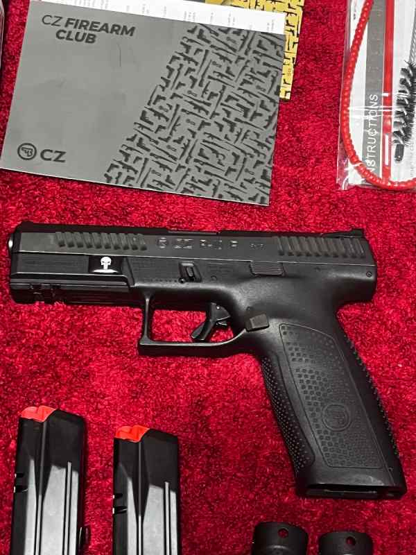 Cz P-10F 9mm+ extras 