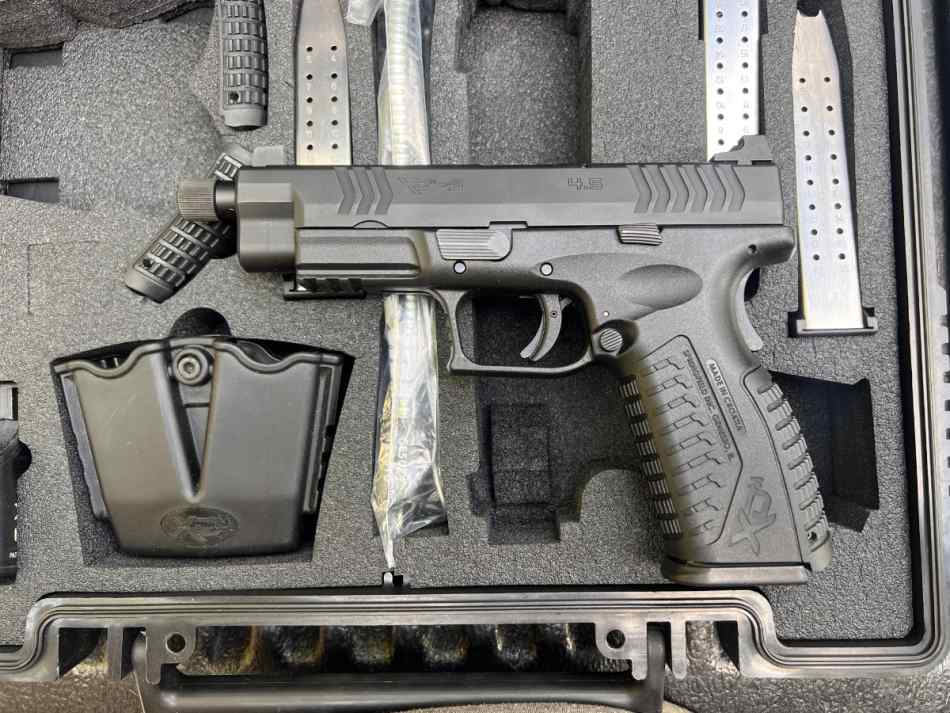 Springfield XDM9 - 4.5&quot; w/ Threaded Barrel