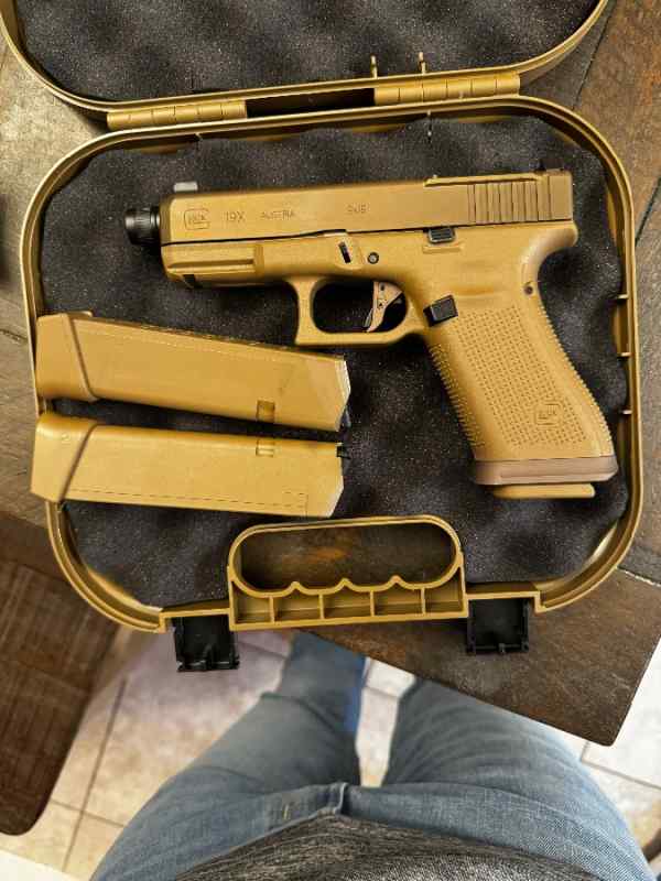 Glock 19x mos with extras 