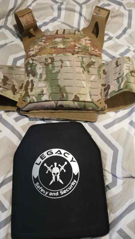 Plate carrier &amp; chest rig