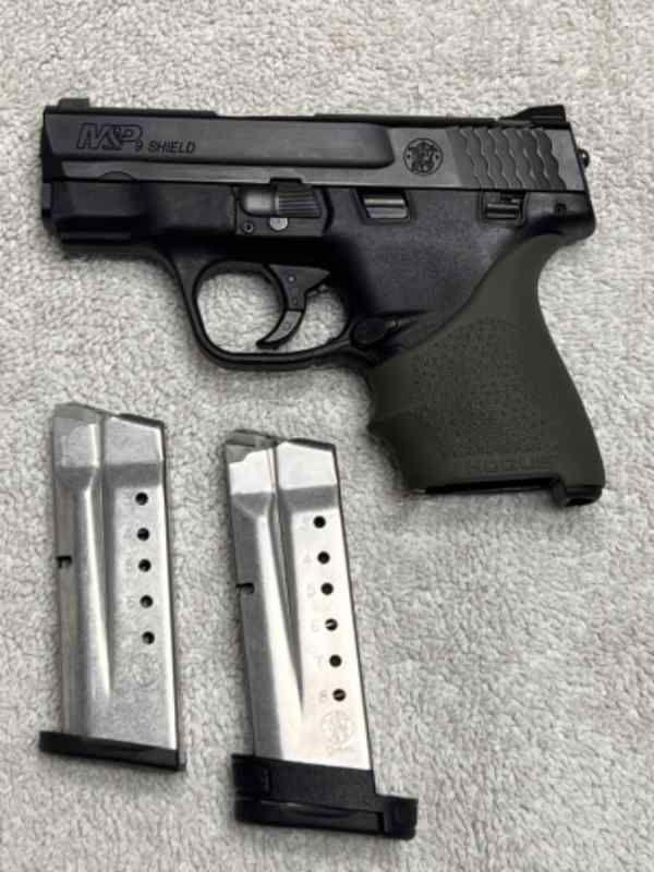 Smith and Wesson M&amp;P Shield 9mm