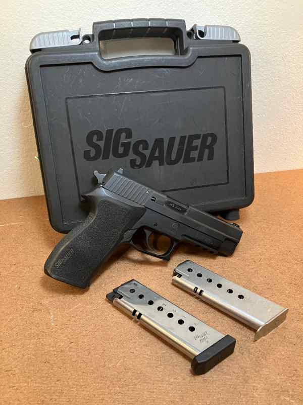 SIG P220 45 Auto ACP Orig Box 2 Mags P 220 220R