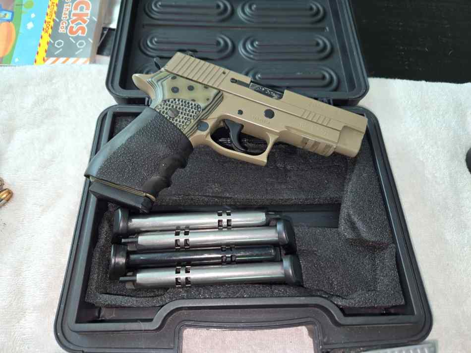 Sig Sauer P220 elite 45acp