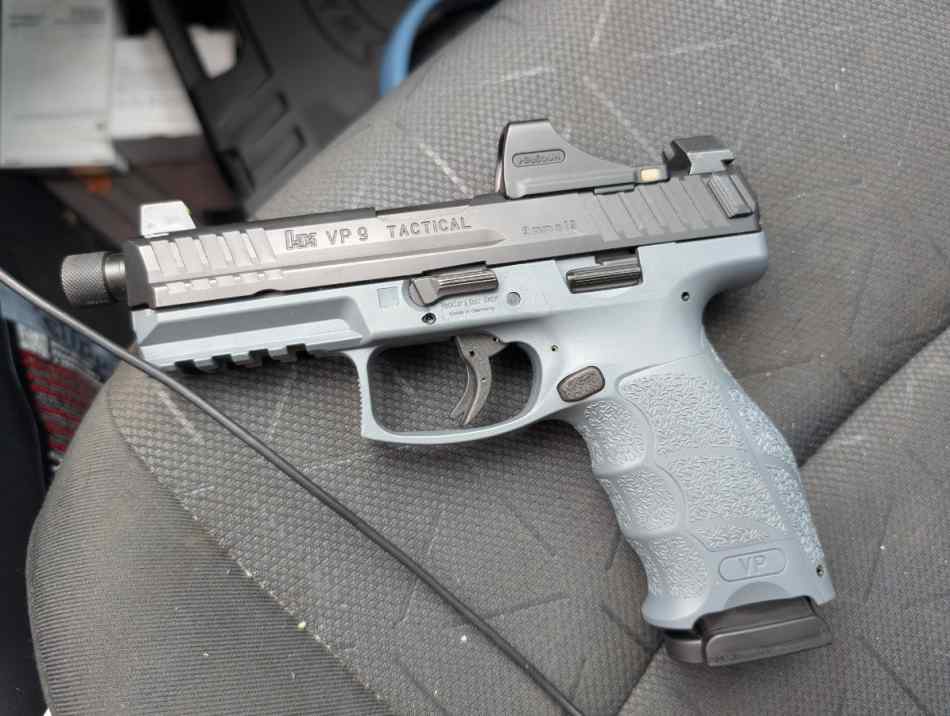 HK VP9 tactical with holosun SCS 