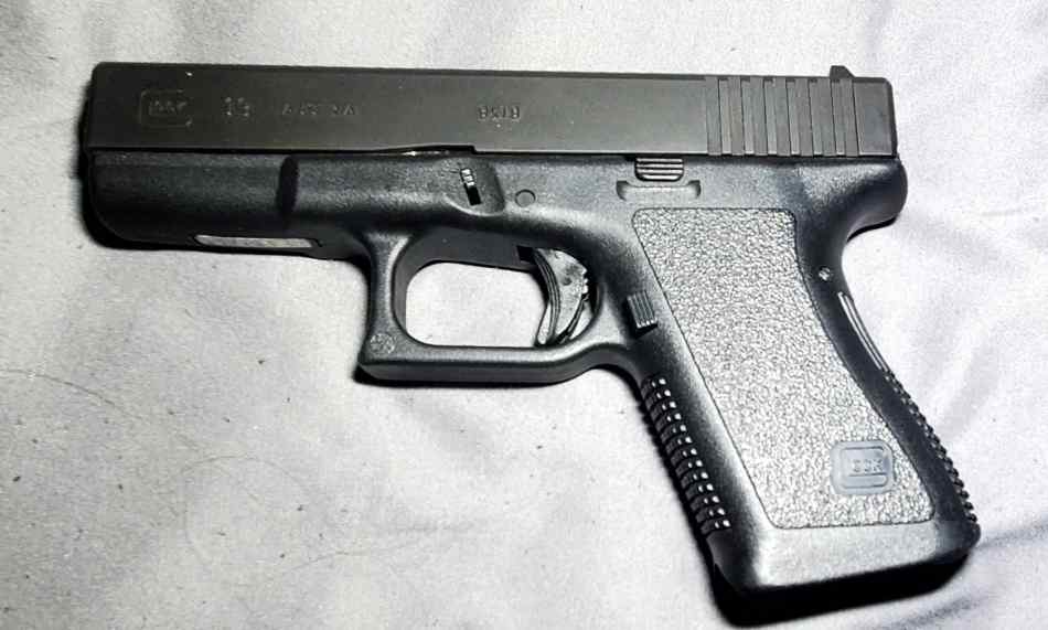 GLOCK 19 GEN 2 BEAUTIFUL VINTAGE