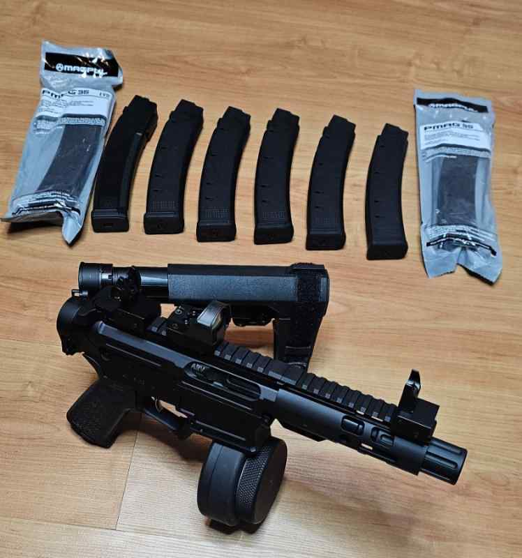 9mm AR-V 4&quot;Law tactical folder 8 mags+50rd drum