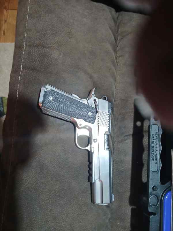 Dan Wesson specialist  9mm