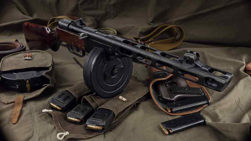 Russian PPsh-41 Submachine Gun.jpg