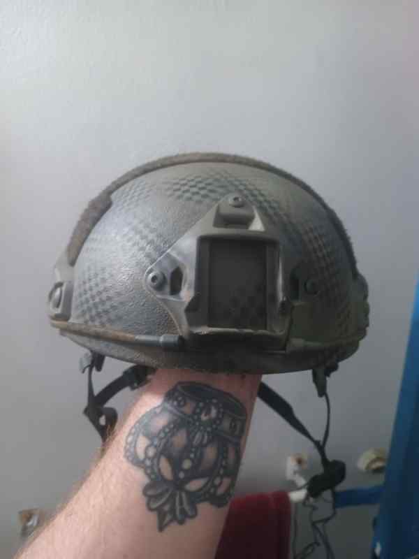 Ballistic helmet 