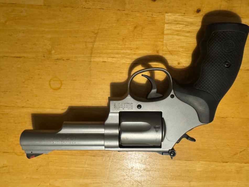 S&amp;W model 69