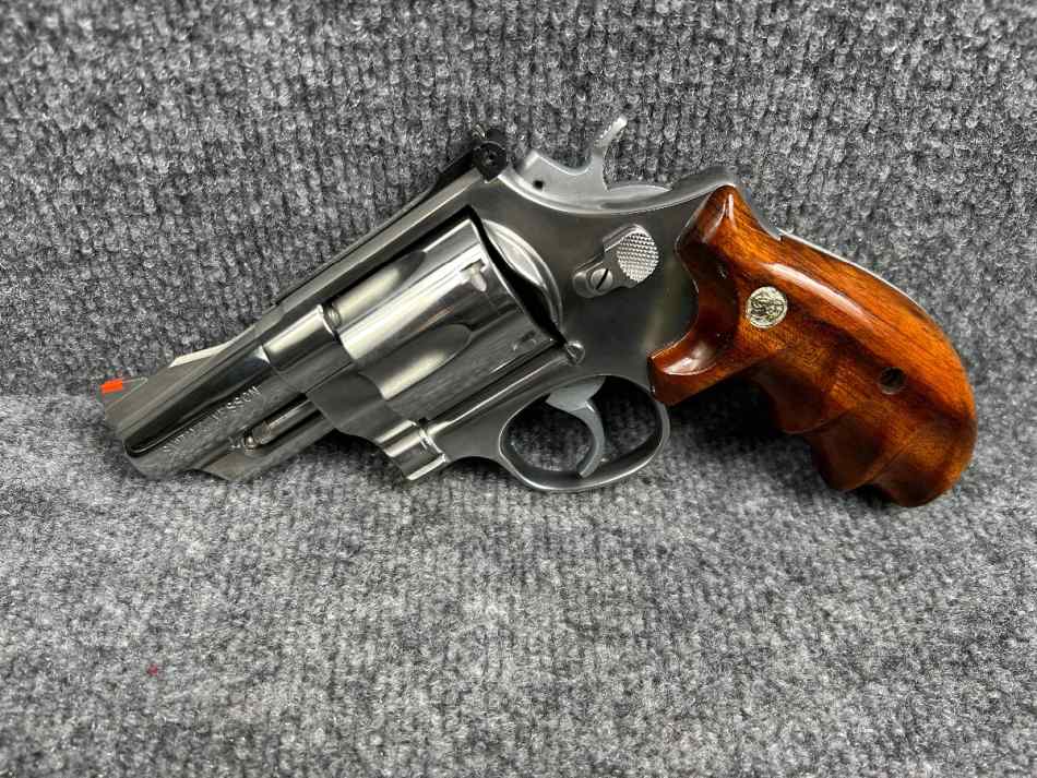 Lew Horton Smith &amp; Wesson 629-2  3&quot;. 44 mag