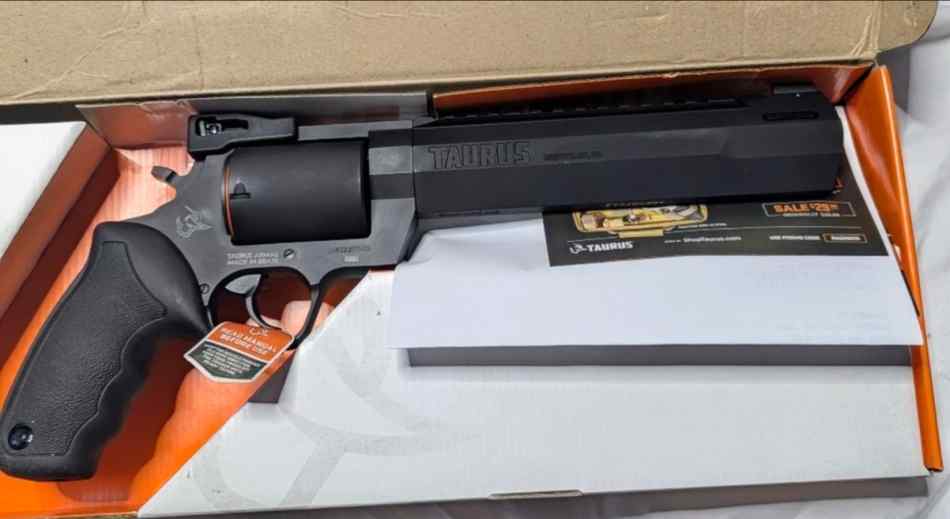 ***Taurus Raging Hunter 500***