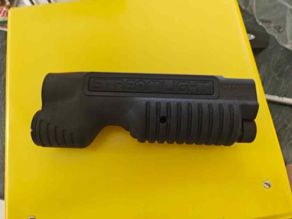 Streamlight Racker TL for Mossberg 500 