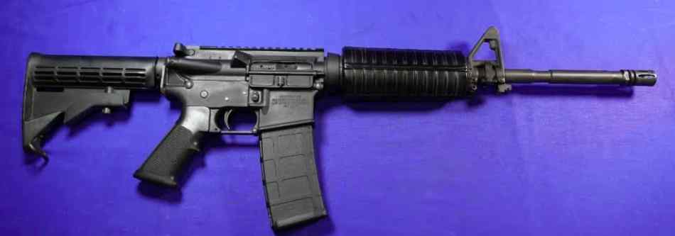 Colt AR-15/M4 Tactical LE Carbine 5.56 NATO w/ fla