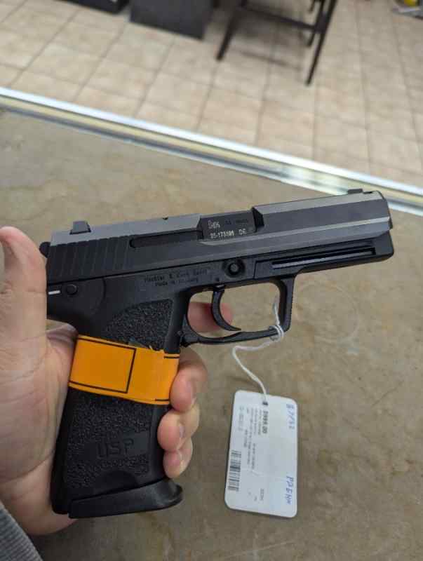 H&amp;K USP .45 ACP W/2 Mags and Case Heckler Koch