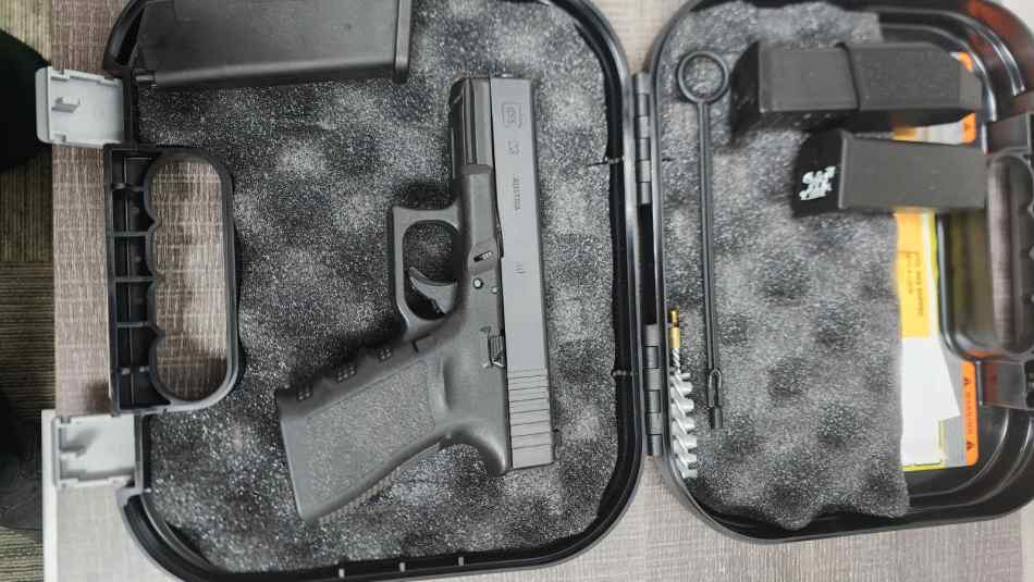 Glock 23 with night sights