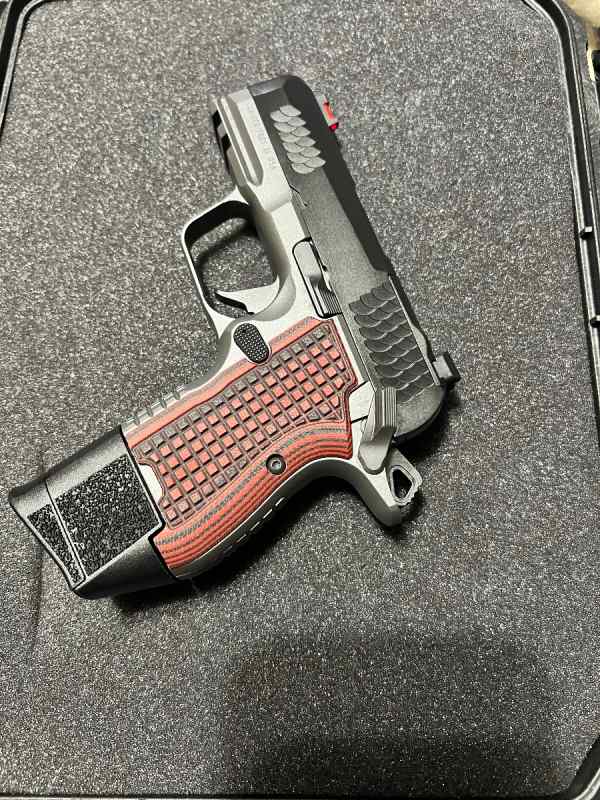 Like new Kimber CDS9