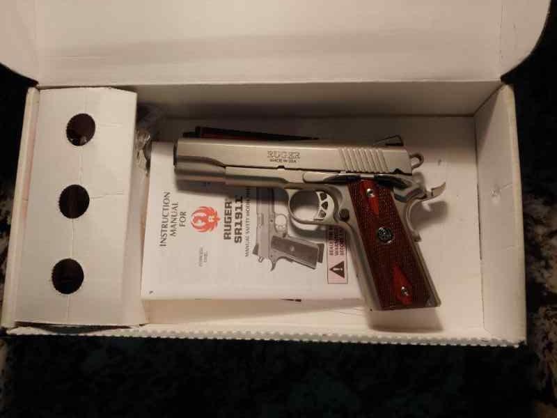 RUGER ALL STAINLESS 1911 45 EXCELLENT CONDITION