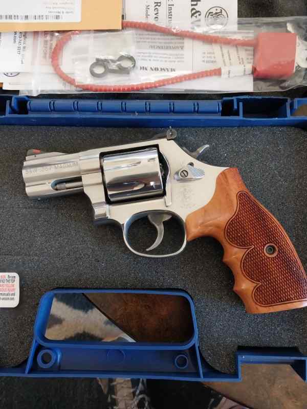 Smith and Wesson  686 plus  7 shot 