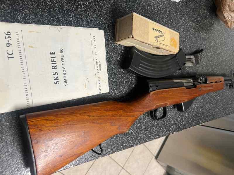 SKS very nice with extras 7.62x39