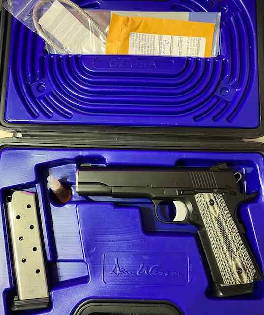 Dan Wesson Valor 1911 45acp 5" with black Duty Coat, 2 magazines, box, lock, paperwork. MINT