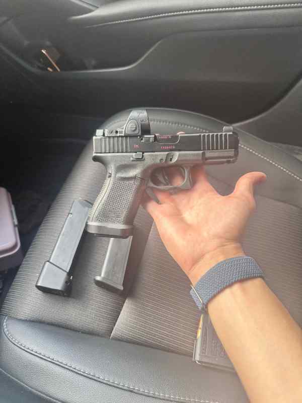 Glock 19 with sro