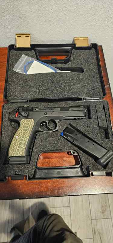 CZ 75 SP-01 TACTICAL 9MM